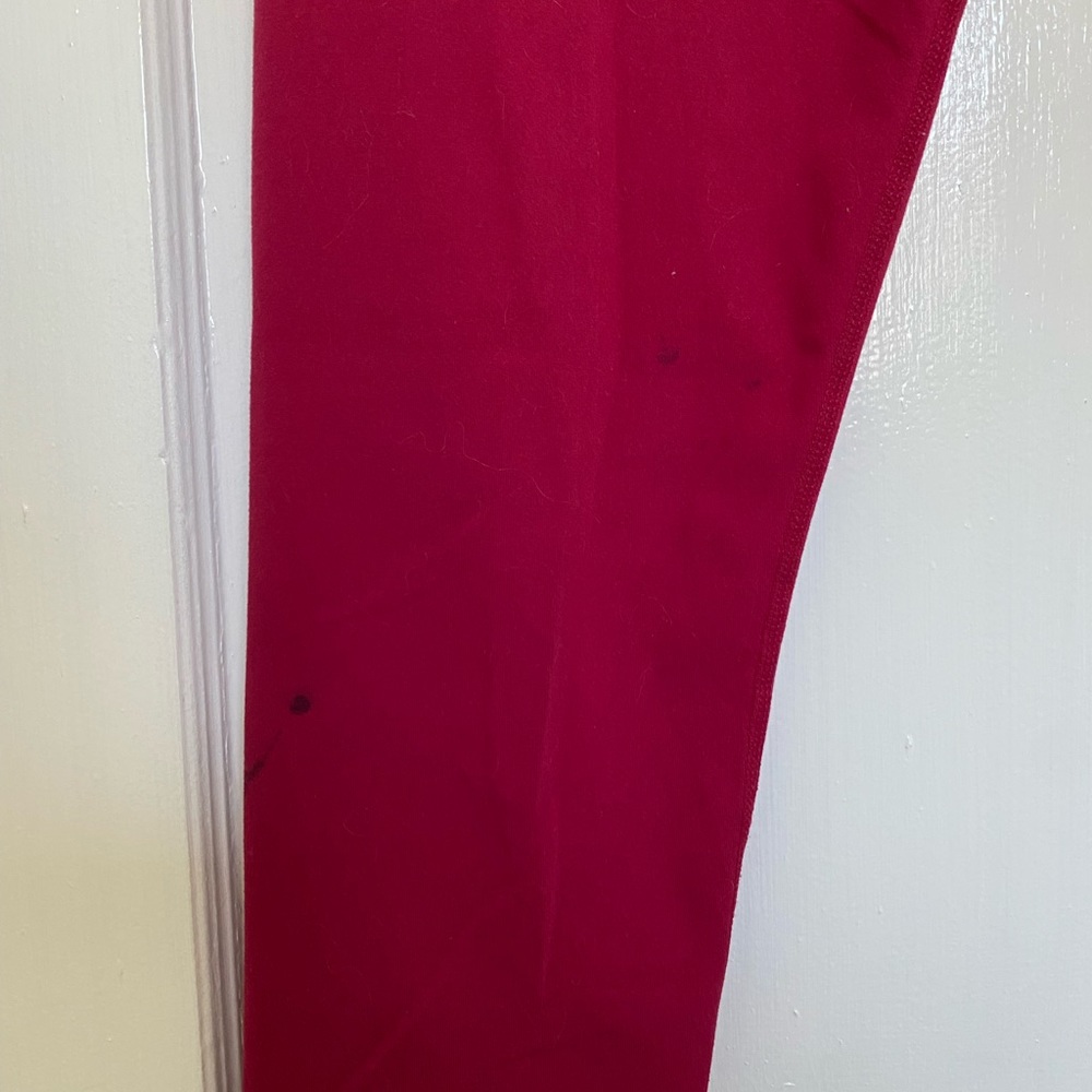Fabletics fuschia athletic leggings - Picture 2 of 3